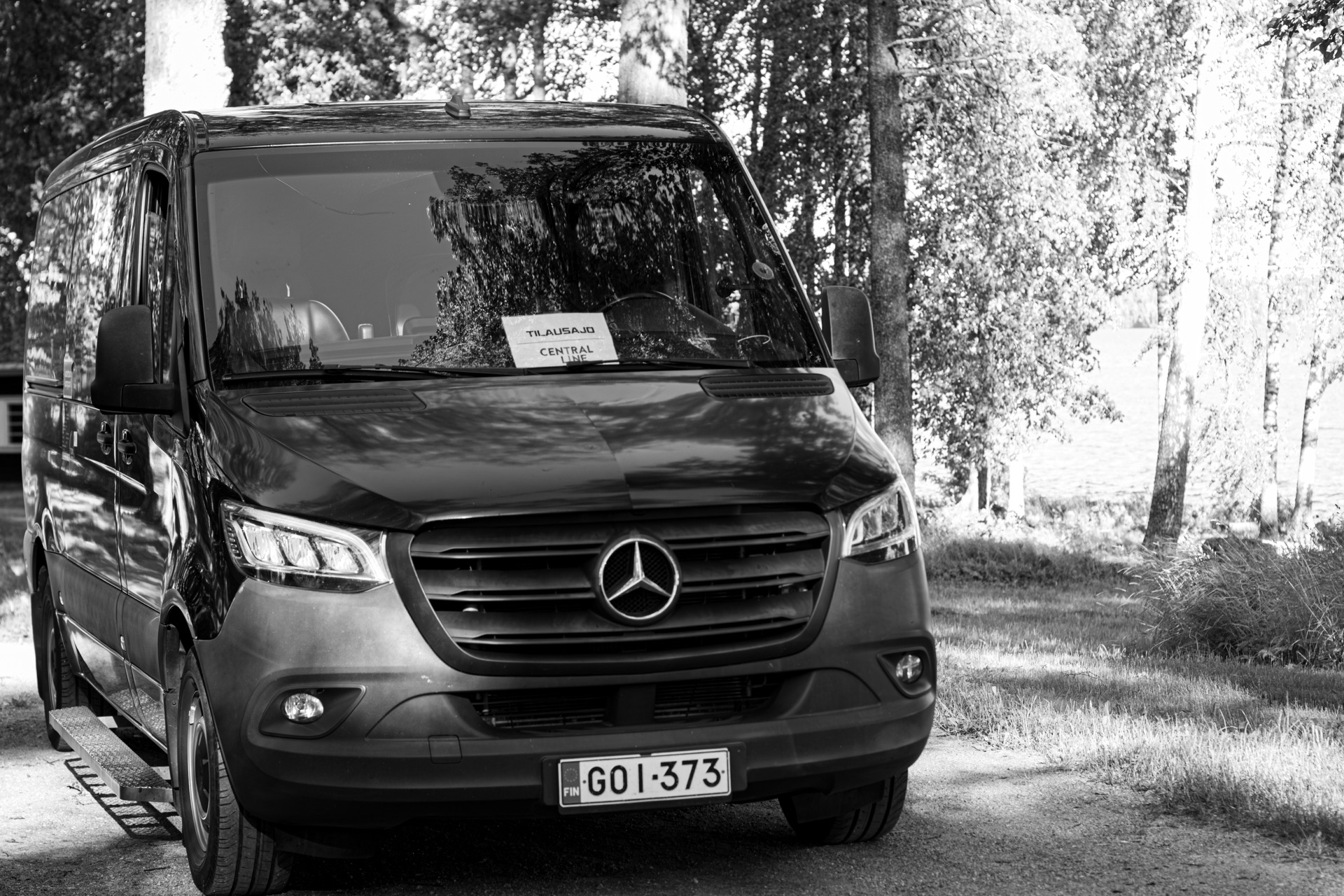 Mercedes-Benz-pikkubussi ryhmäkuljetuksiin